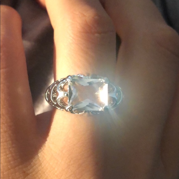 Jewelry - New White Sapphire 10kt white Gold Filled ring